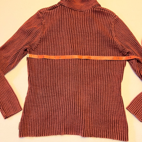 Woolrich women's weathered cabernet ribbed knit button-up cardigan - Picture 6 of 8